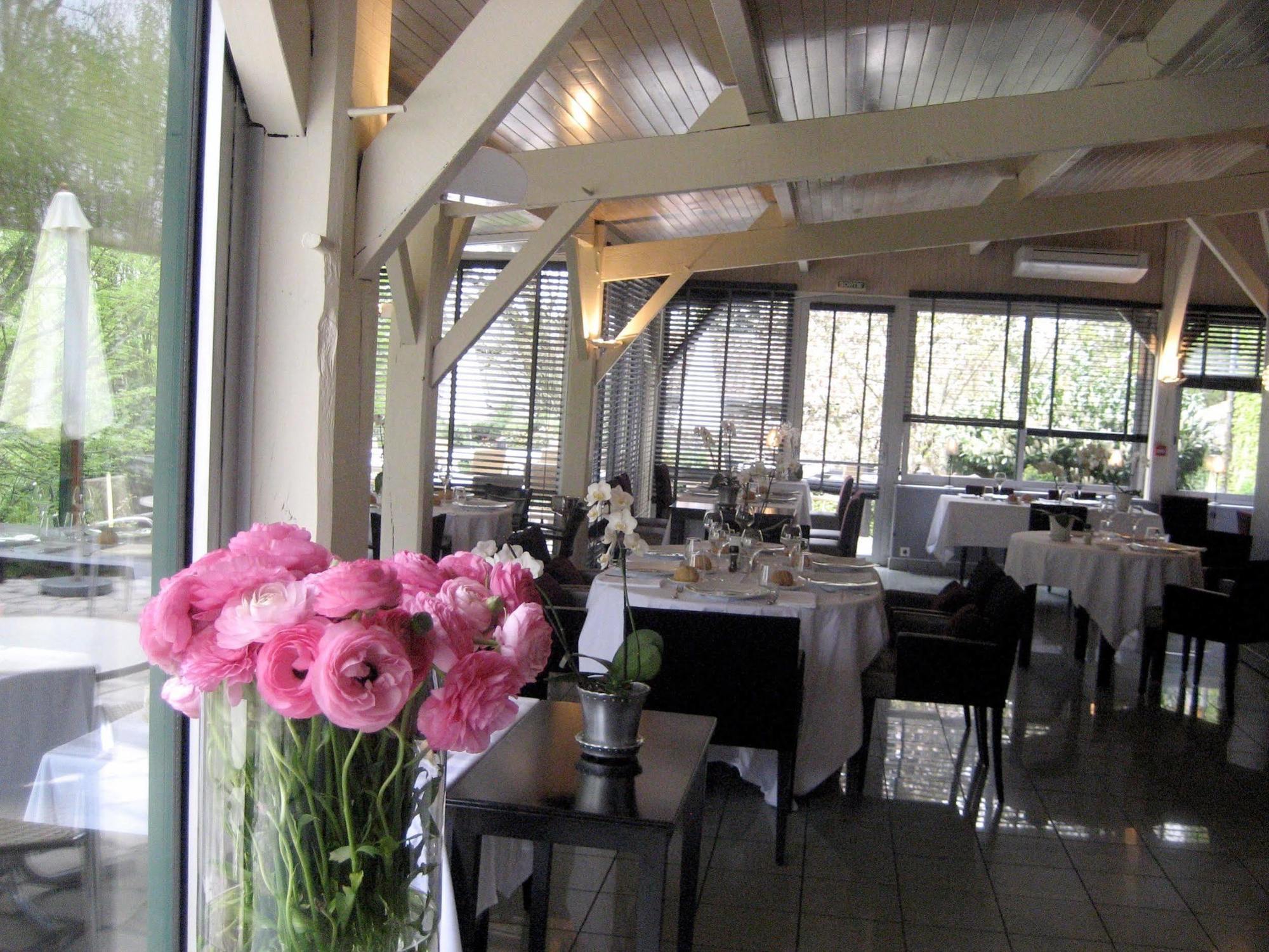 סנט-ג'וניין Logis Hotel - Restaurant Le Relais De Comodoliac מראה חיצוני תמונה