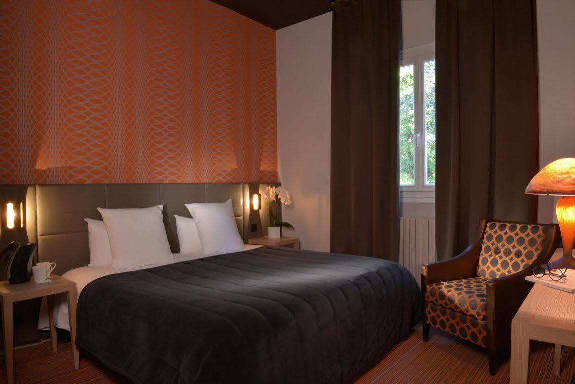 סנט-ג'וניין Logis Hotel - Restaurant Le Relais De Comodoliac מראה חיצוני תמונה